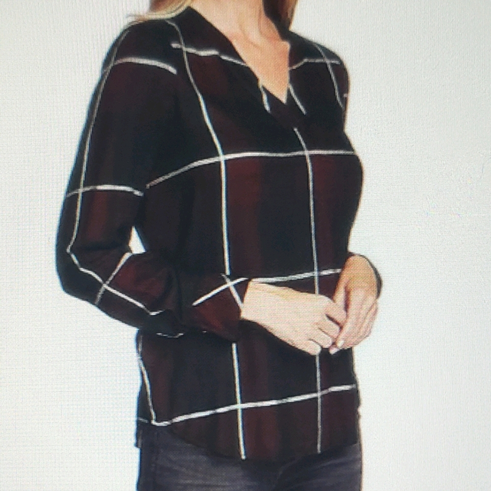 Vince Camuto midnight windowpane Puff shoulder top